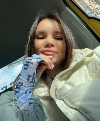 💋 Обладаю опытом и умением подарить тебе незабываемую ночь, которую ты будешь помнить еще долго. 💫 Я готова погрузить тебя в океан сладострастных эмоций и исполнить все твои фантазии. 😈 Мои услуги разнообразны: классический секс, оральные ласки, эротический массаж и многое другое, чтобы удовлетворить все твои желания. 💦 Я проживаю в Москве и готова встретиться с тобой в любое время, в комфортной обстановке. 🔥 У меня есть отличные отзывы от предыдущих клиентов, которые говорят о моей способности оставить в памяти только положительные эмоции. Мои фото настоящие и ты можешь увидеть их на моей странице. 📷 Со мной время остановится и лишь мы будем царить во всем пространстве. Жду твоего звонка, чтобы воплотить твои самые смелые фантазии в реальность! 💞💋 Марина